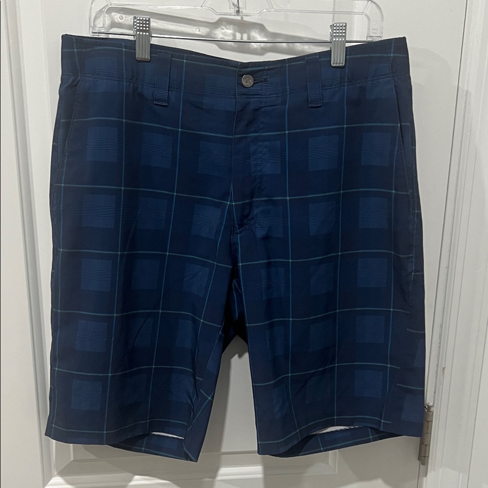 Callaway Navy Plaid Gold Flat Front Performance Shorts Size 33